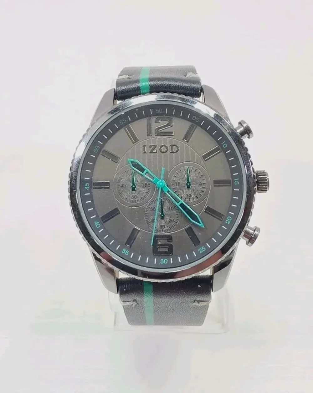 Mens Izod Watch Round Black Dial Black & Green Faux Leather Band New Battery 269